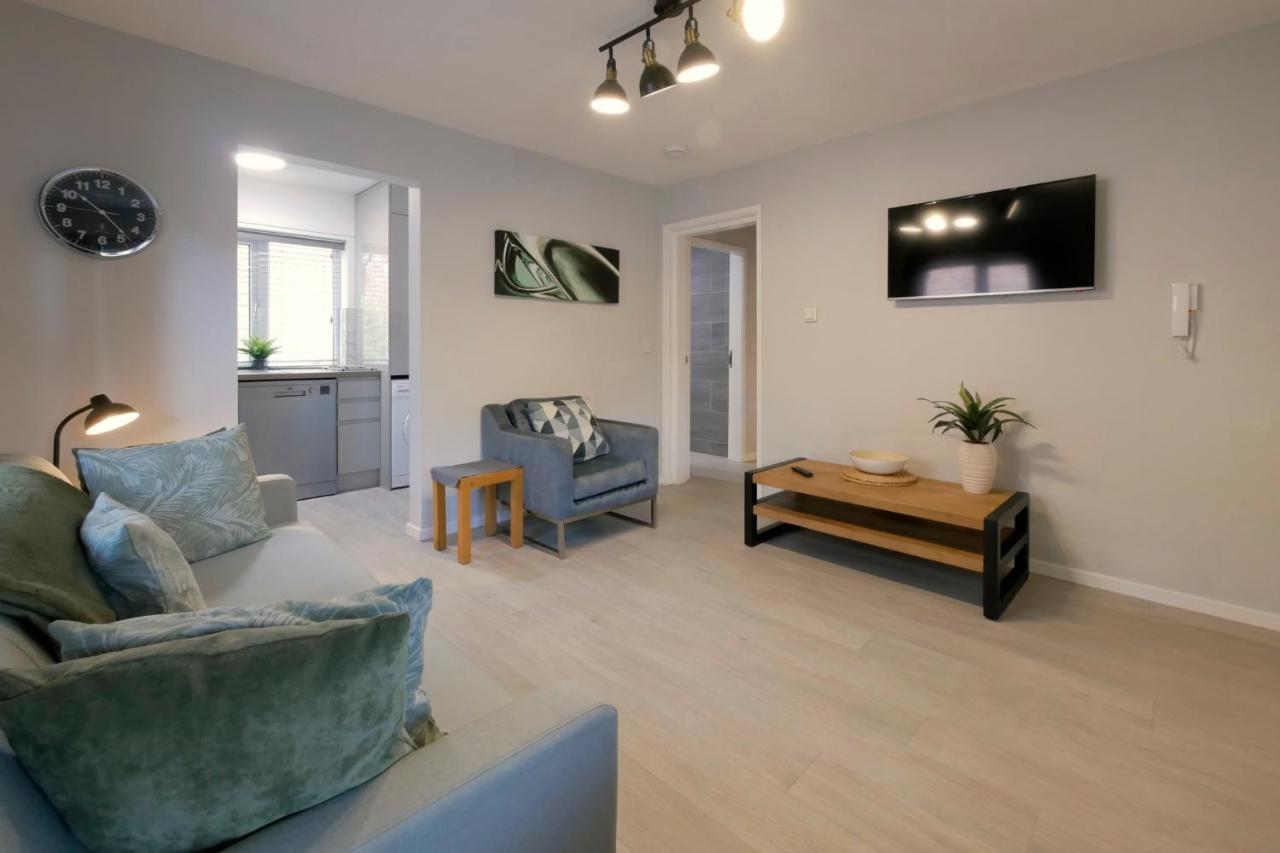 Crewe Short Lets 6 Victoria Court, Crewe Apartment Екстериор снимка