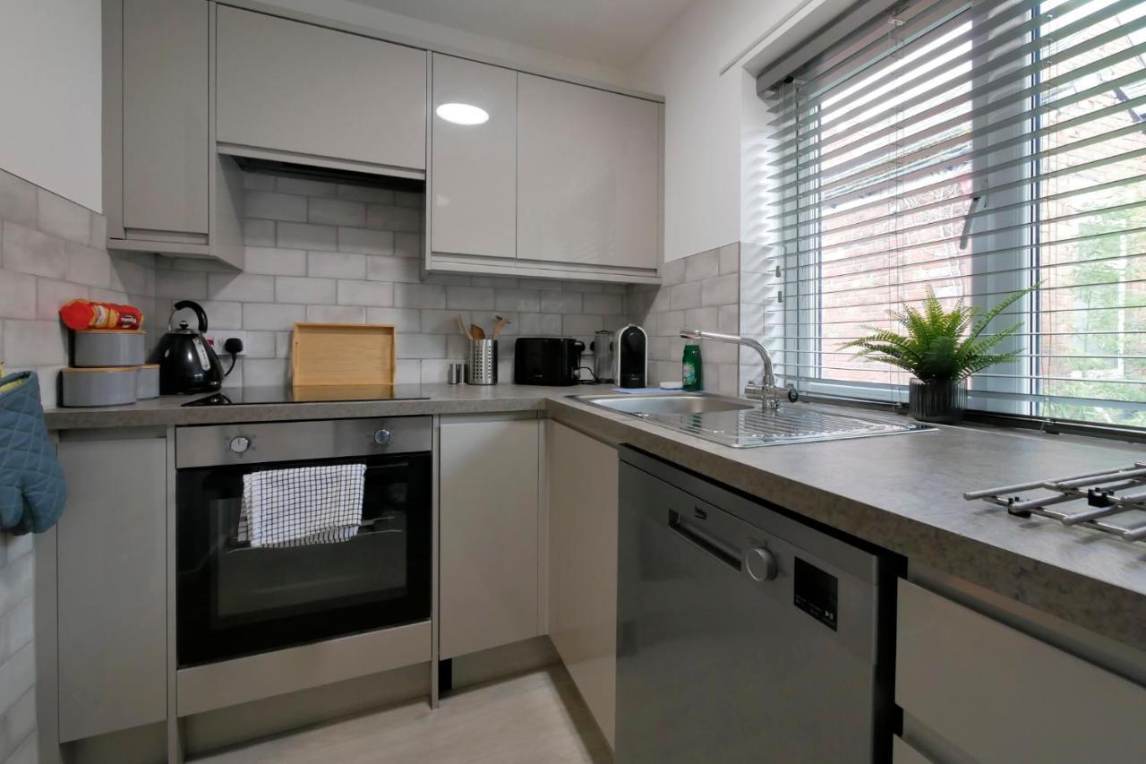 Crewe Short Lets 6 Victoria Court, Crewe Apartment Екстериор снимка