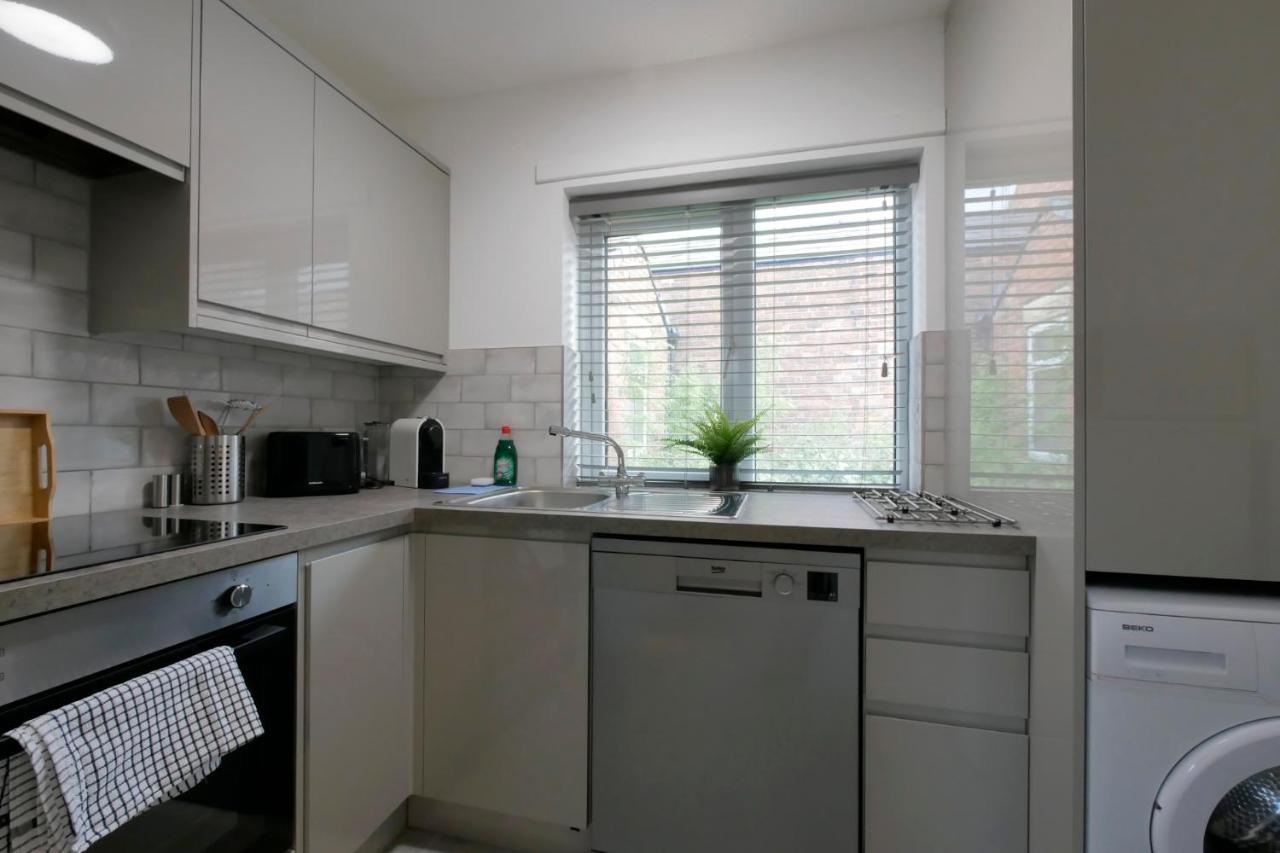 Crewe Short Lets 6 Victoria Court, Crewe Apartment Екстериор снимка